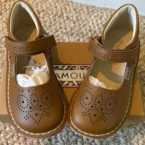 L’amour Ollie t-strap shoes in brown